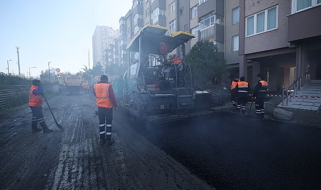 Bakırköy Belediyesi, Asfalt Yenileme Çalışmalarını Sürdürüyor