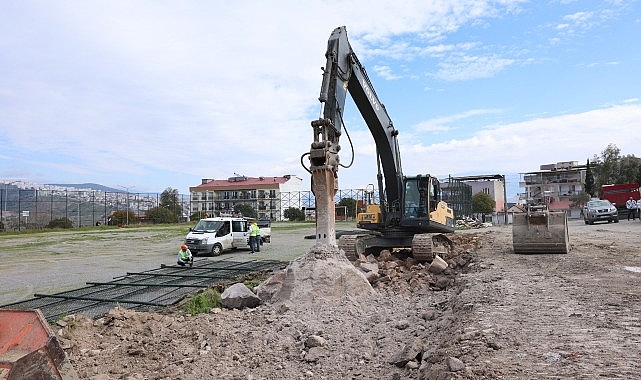 Bayraklı Belediyesi’nden Yeni Spor Tesisi ve Park Yenileme Projesi