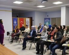 Selçuklu Belediyesi’nden Aile İlişkilerini Güçlendiren Ergenlik Semineri